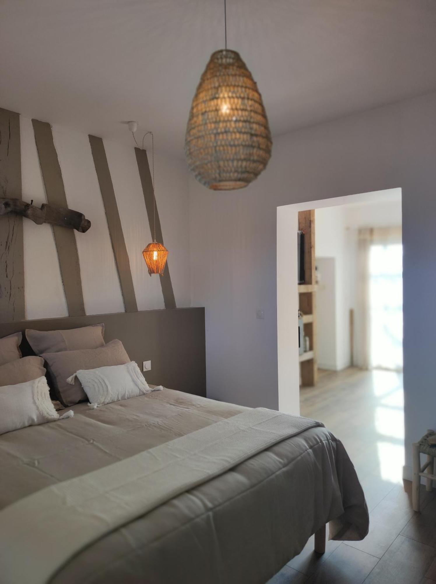 Le Clos Des Crins Hotel Pavilly Екстериор снимка