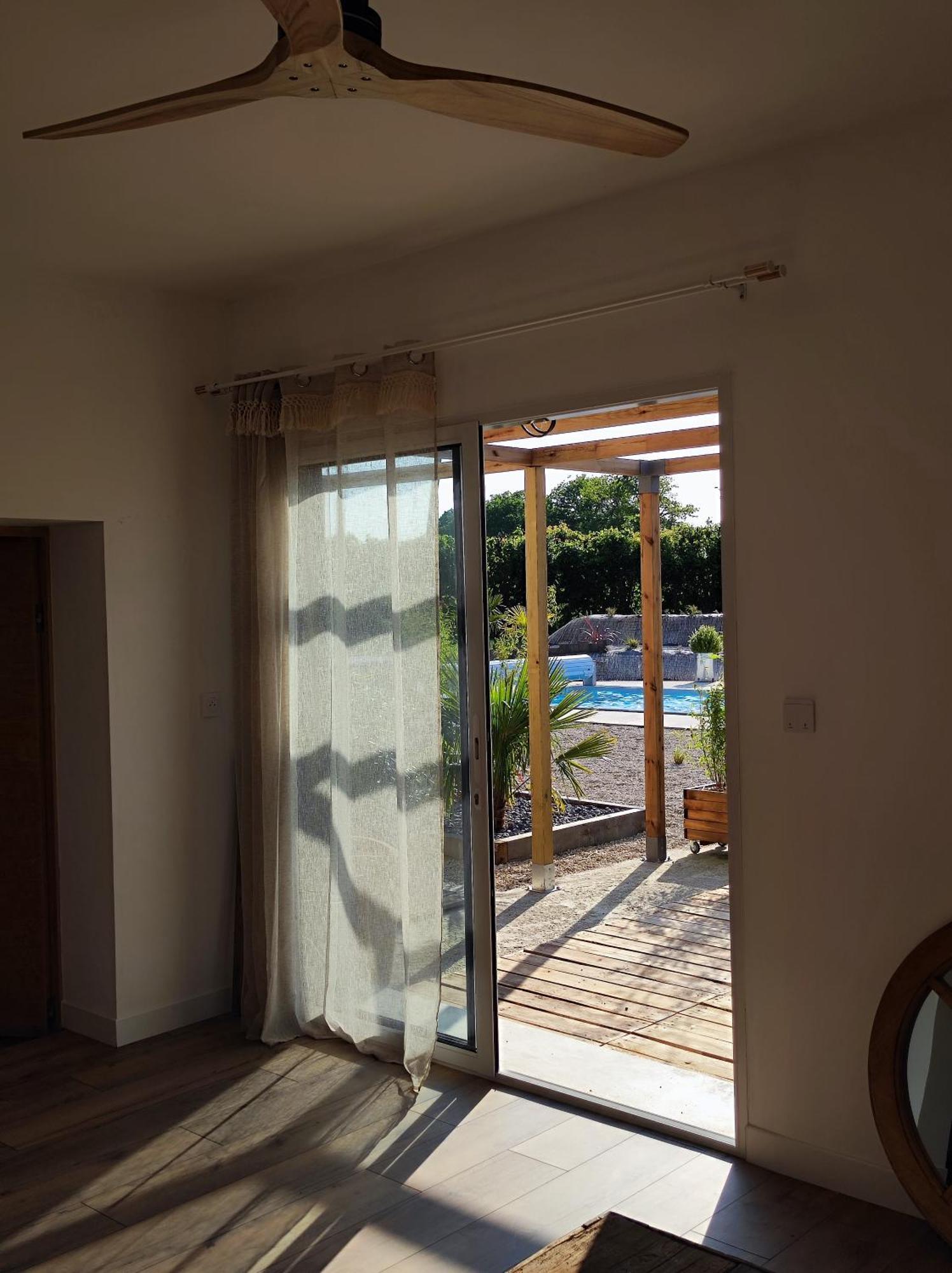 Le Clos Des Crins Hotel Pavilly Екстериор снимка